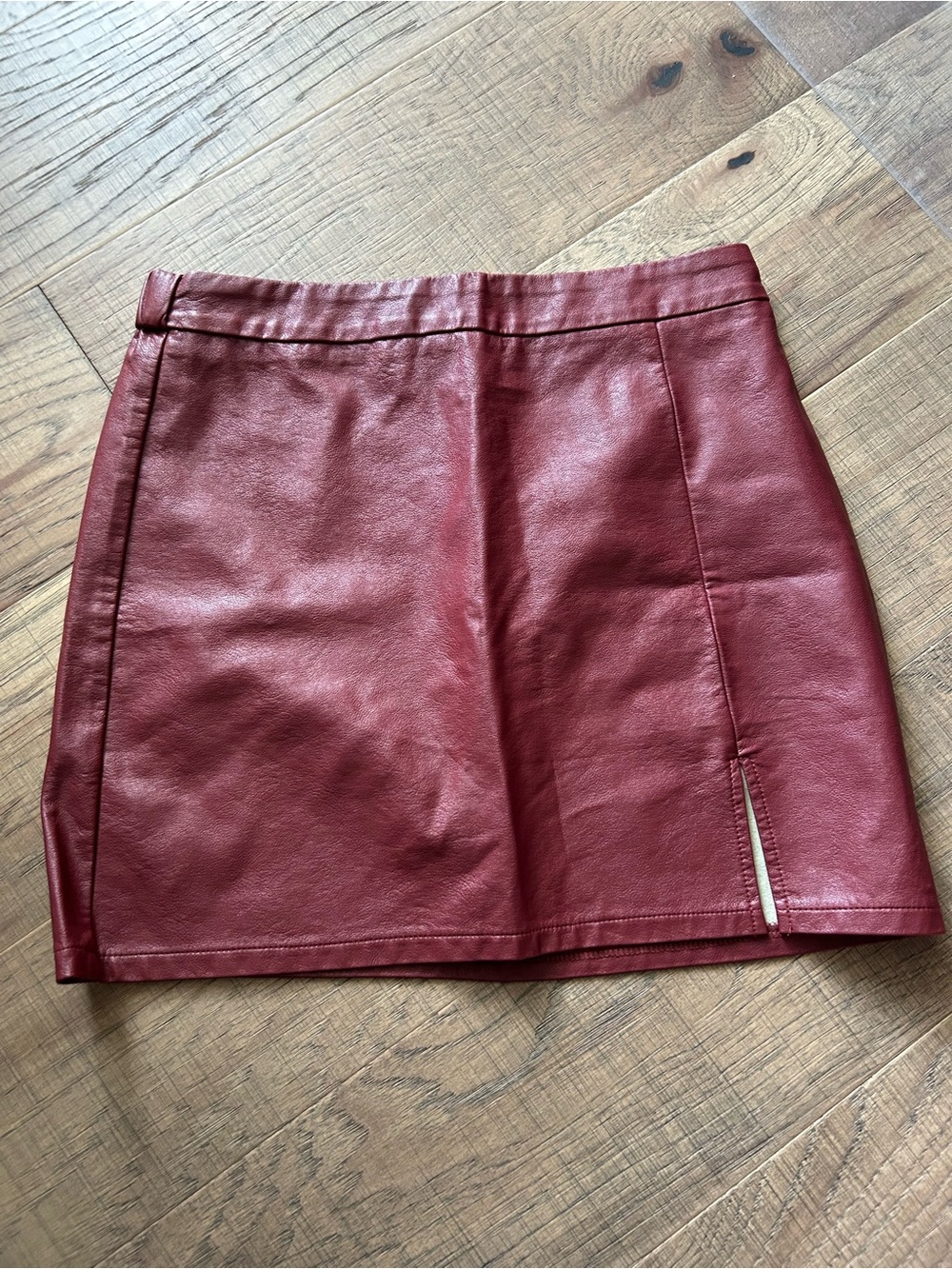 Gilli Faux Leather Mini Skirt in Wine Red